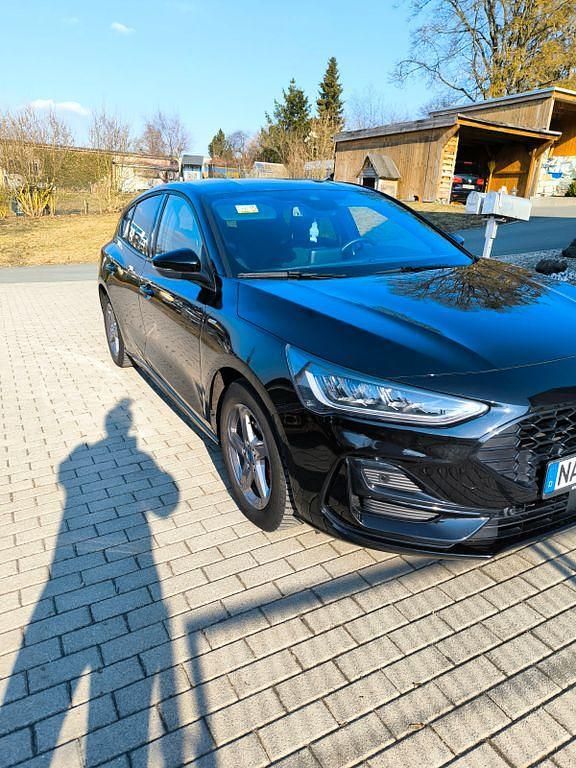 Gebraucht Ford Focus ST-Line 125 PS (91 kW) 2022 Schwarz Limousine