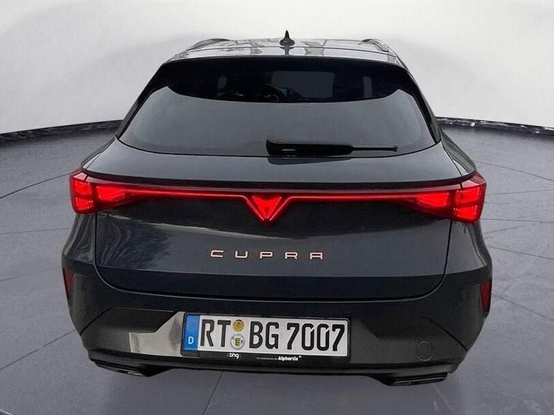 Second-hand Cupra Leon 150 CP (110 kW) 2024 Albastru Break