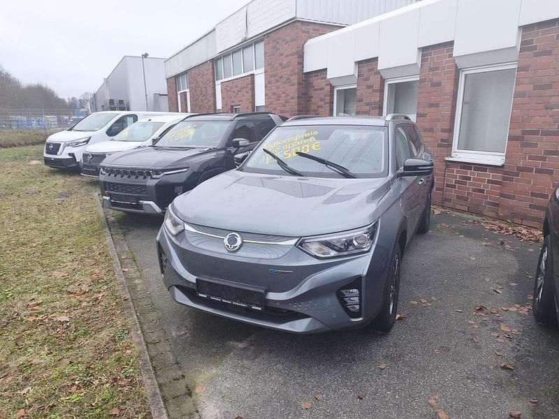 Neu KGM Korando 139 kW (190 PS) 2025 Platinum grey SUV