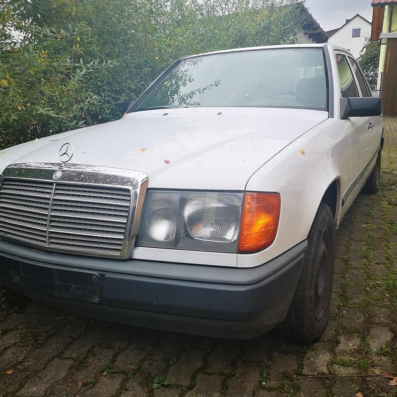 Gebraucht 1989 Mercedes E230 Limousine | 1.600 € - Bild 1/4