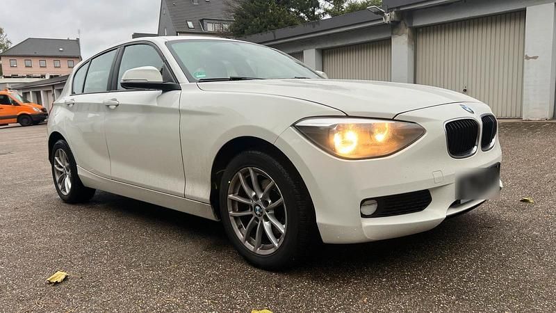 Weiß Gebraucht 2014 BMW 116 Kleinwagen | 4.450 € (Superpreis) - Bild 1/4