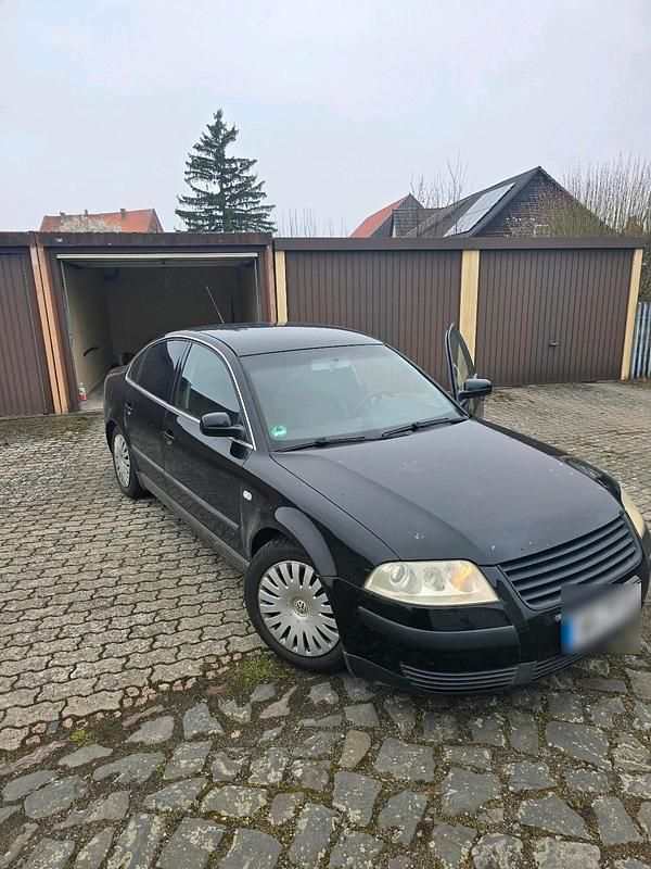 Gebraucht VW Passat 116 PS (85 kW) 2002 Schwarz Limousine