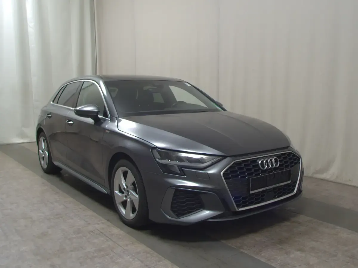 Gebraucht Audi A3 S-Line 116 PS (85 kW) 2020 Grau Limousine