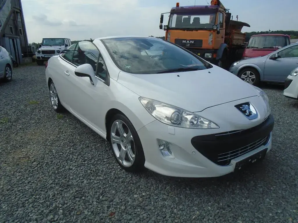 Gebraucht Peugeot 308 CC Platinum 140 PS (102 kW) 2010 Weiß Cabrio