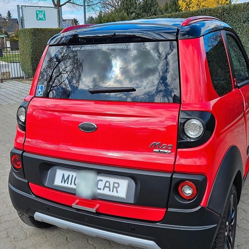Second-hand Microcar M.Go 15 CP (11 kW) 2022 Roșu Hatchback
