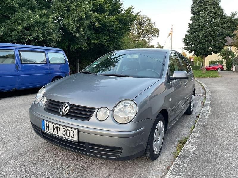 Silber Gebraucht 2004 VW Polo Cricket Limousine | 1.775 € (Guter Preis) - Bild 1/4