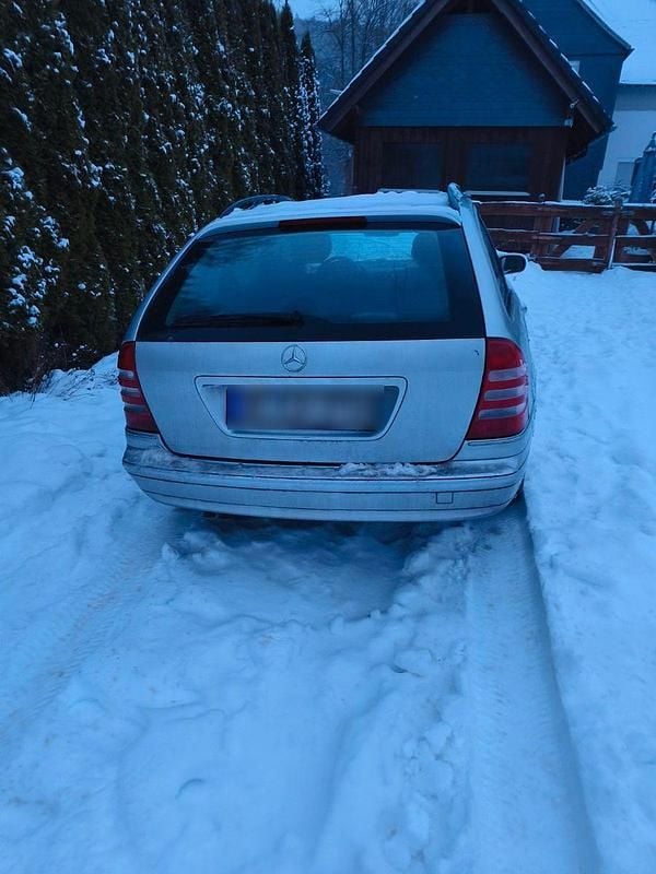 Silber Gebraucht 2001 Mercedes C200 Elegance Kombi | 2.800 € (Fairer Preis) - Bild 1/4