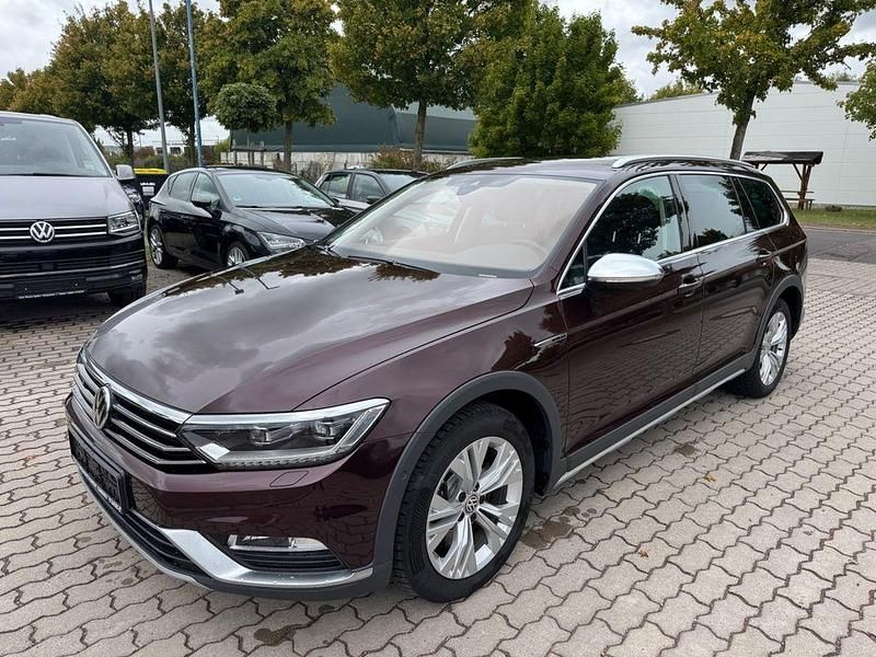 Rot Gebraucht 2017 VW Passat Alltrack Kombi | 18.500 € (Guter Preis) - Bild 1/4