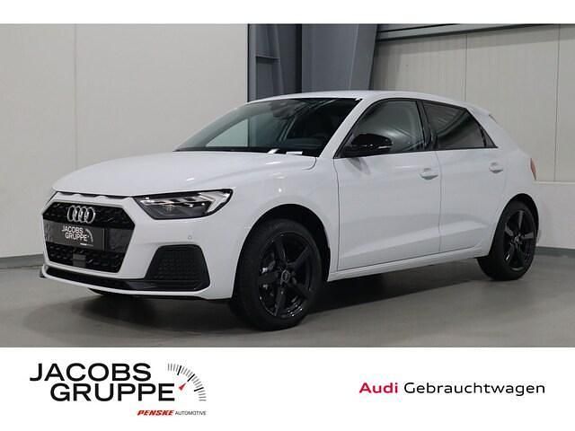 Gletscherweiß metallic Gebraucht 2025 Audi A1 Sportback Advanced Plus Kleinwagen | 23.430 € (Superpreis) - Bild 1/4