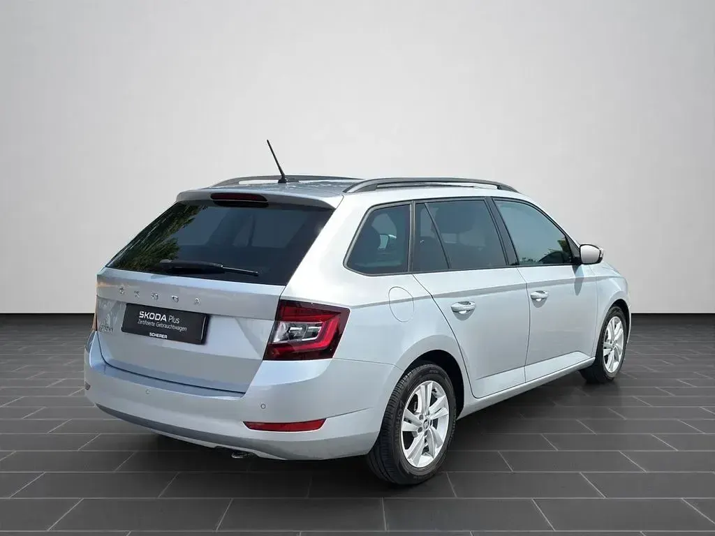 Gebraucht Skoda Fabia Ambition 95 PS (69 kW) 2023 Brillantsilber metallic (metallic) Kleinwagen