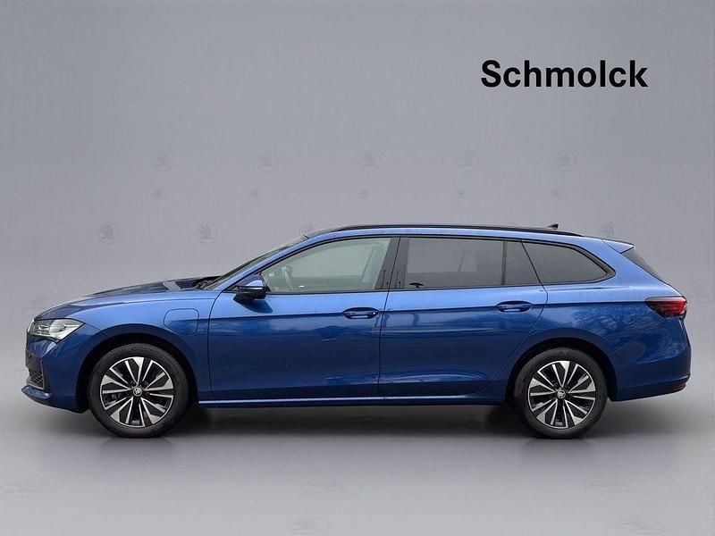 Gebraucht Skoda Superb Selection 204 PS (150 kW) 2024 Atlantikblau Kombi