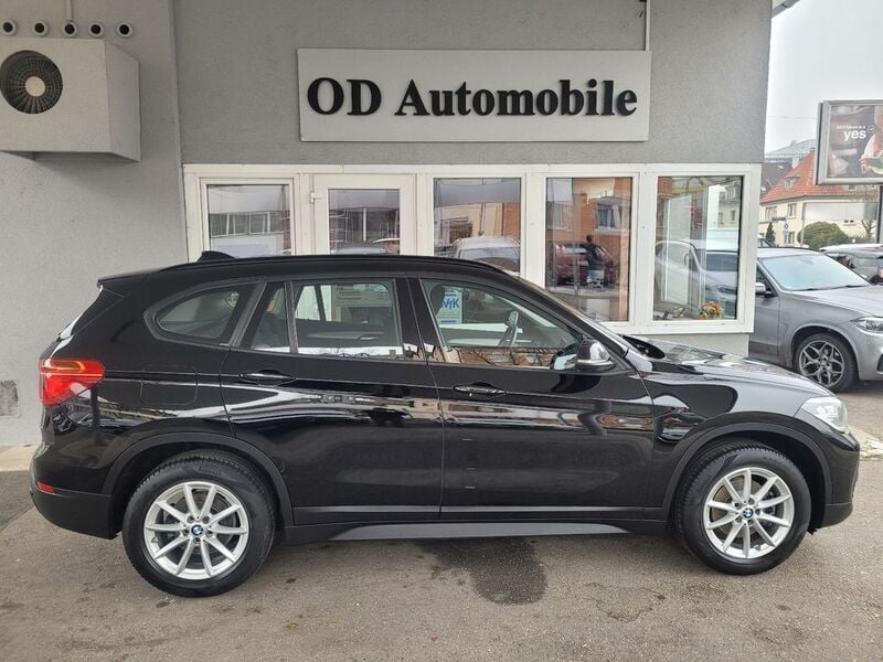 Schwarz Gebraucht 2020 BMW X1 Advantage SUV | 23.990 € (Etwas zu teuer) - Bild 1/4