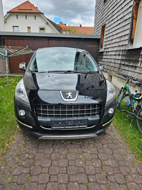 Schwarz Gebraucht 2012 Peugeot 3008 Active Limousine | 5.900 € (Fairer Preis) - Bild 1/4