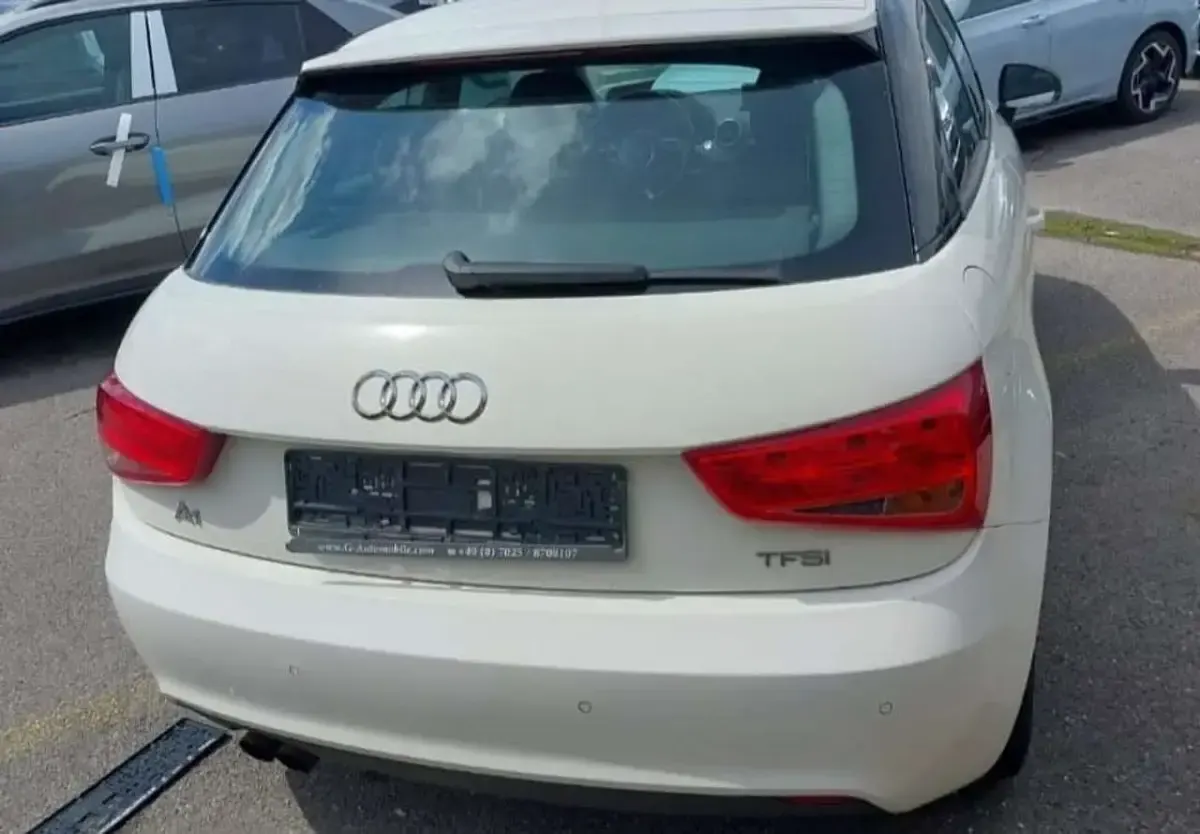 Gebraucht Audi A1 Attraction 122 PS (89 kW) 2012 Amalfiweiss Kleinwagen