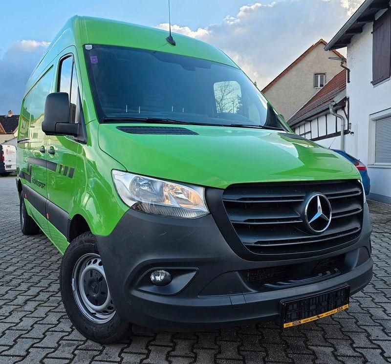 Gebraucht Mercedes Sprinter 170 PS (125 kW) 2023 Grün Van