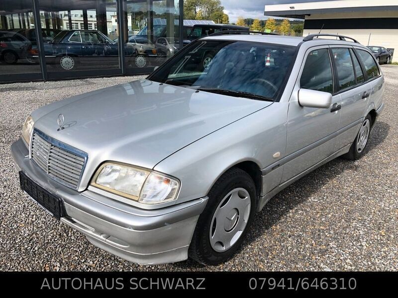 Silber metallic Gebraucht 1998 Mercedes C180 Classic Kombi | 1.400 € (Superpreis) - Bild 1/4