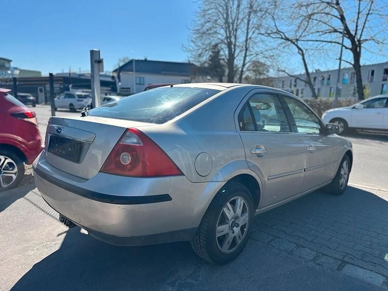 Gebraucht Ford Mondeo Ghia 145 PS (106 kW) 2003 Platinum metallic Limousine