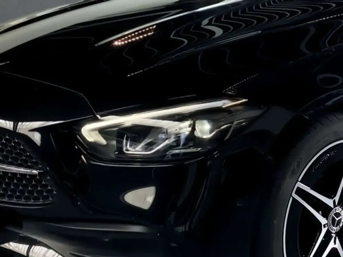Gebraucht Mercedes C200 AMG 204 PS (150 kW) 2024 Schwarz Limousine