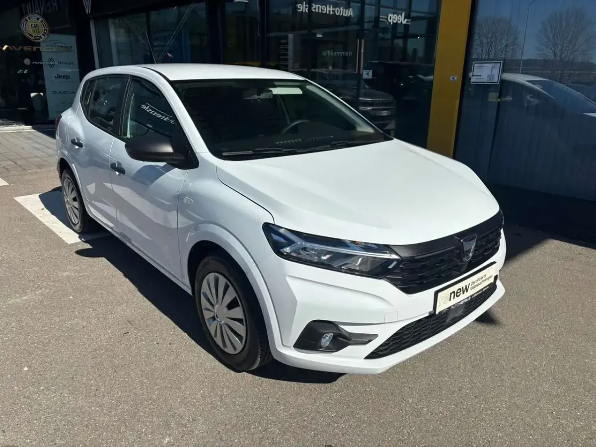 Gebraucht Dacia Sandero Essentiel 101 PS (74 kW) 2022 Weiß Limousine