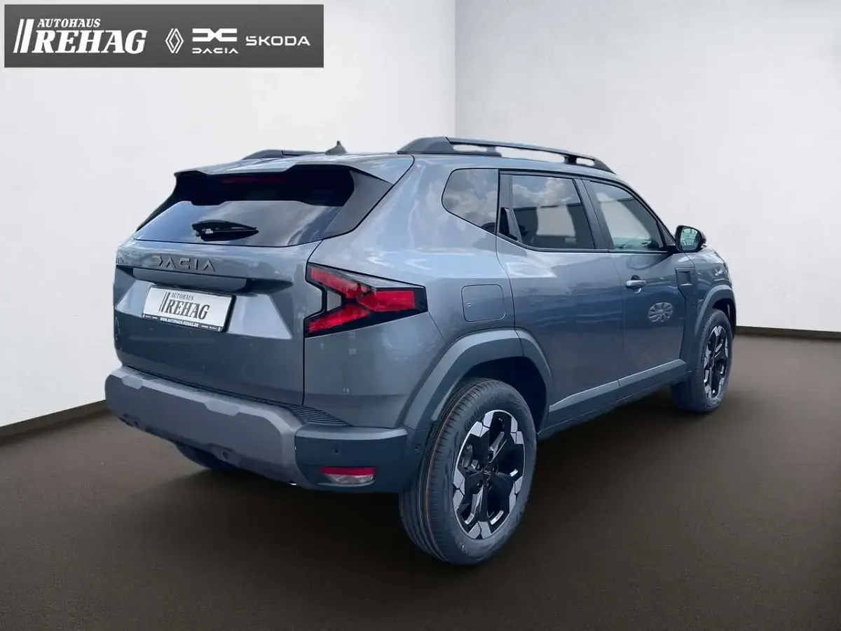 Neu Dacia Duster Extreme 131 PS (96 kW) 2025 Dolomitgrau Kleinwagen