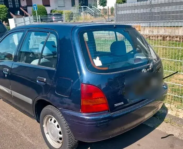 Gebraucht Toyota Starlet 75 PS (55 kW) 1998 Blau Kleinwagen