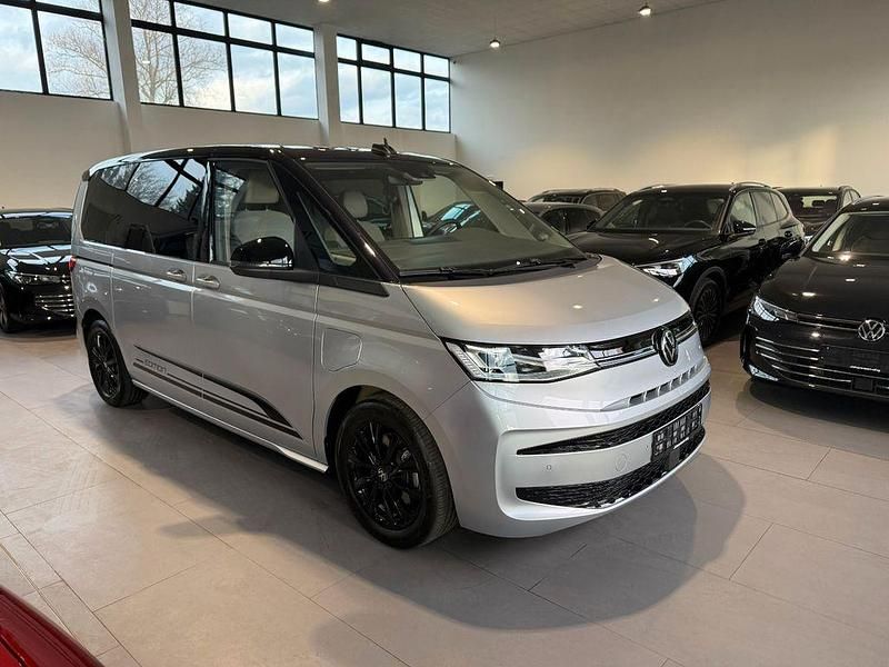 Gebraucht VW Multivan Edition 150 PS (110 kW) 2023 Silber Van