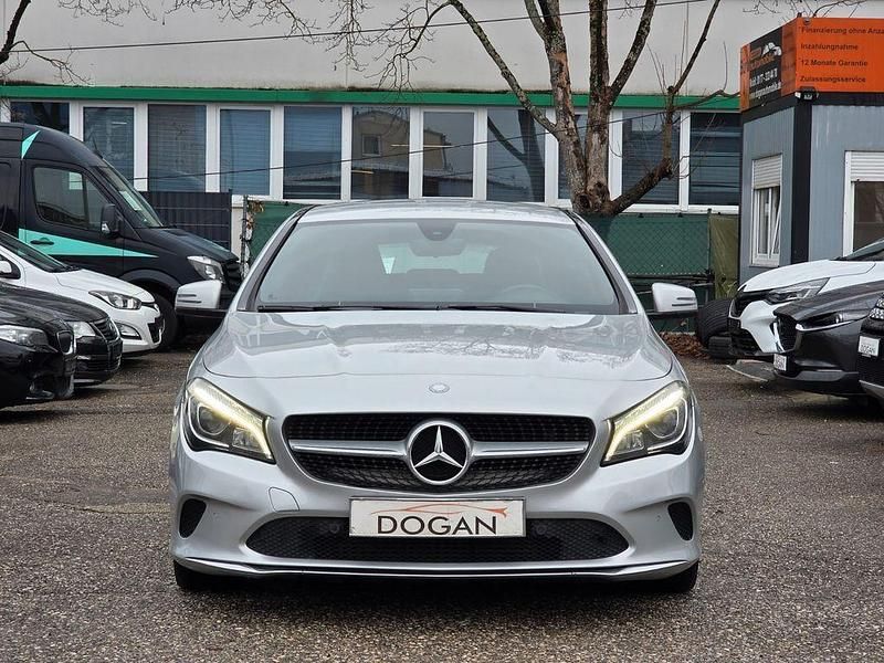 Gebraucht Mercedes CLA200 Shooting Brake Urban 136 PS (100 kW) 2017 Silber Kombi