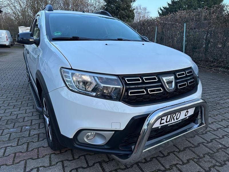 Gebraucht Dacia Sandero Celebration 90 PS (66 kW) 2018 Weiß SUV
