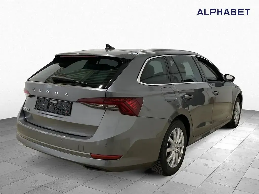 Gebraucht Skoda Octavia Selection 150 PS (110 kW) 2024 Grau Kombi