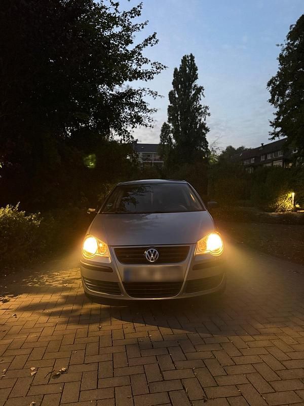 Silber Gebraucht 2006 VW Polo Kleinwagen | 1.100 € (Superpreis) - Bild 1/4