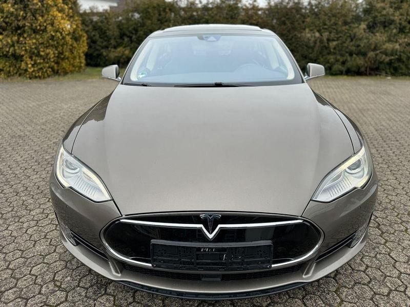 Gold Gebraucht 2015 Tesla Model S Kleinwagen | 15.990 € - Bild 1/4