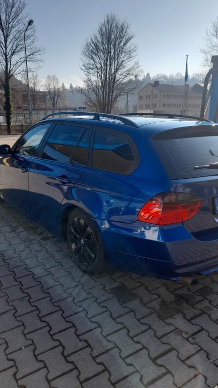 Blau Gebraucht 2007 BMW 320 Sport Line Kombi | 3.390 € (Fairer Preis) - Bild 1/4