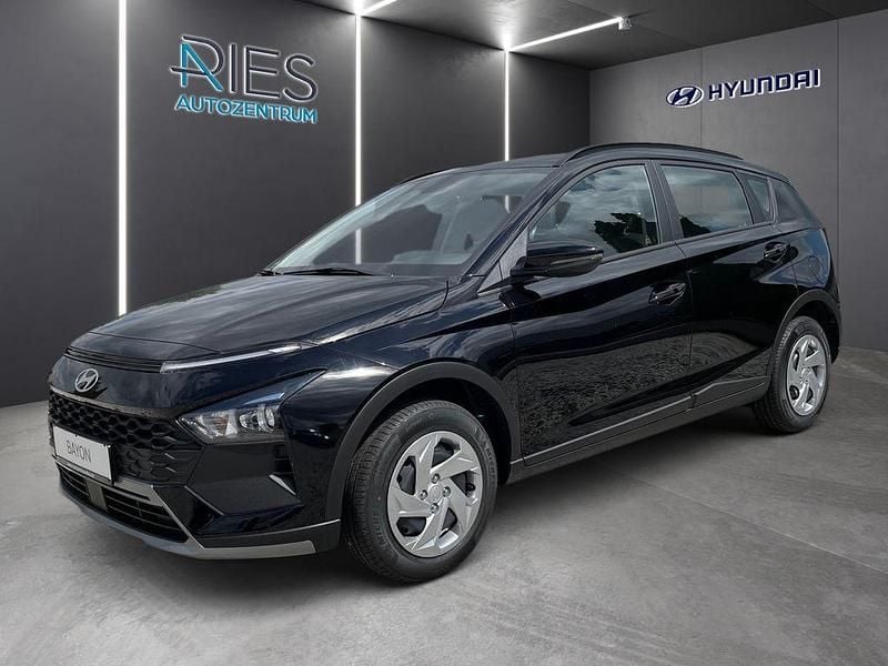 Phantom black Gebraucht 2024 Hyundai Bayon SUV | 16.810 € (Superpreis) - Bild 1/4