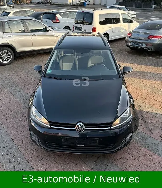 Gebraucht VW Golf VII Trendline 110 PS (80 kW) 2015 Schwarz Kombi