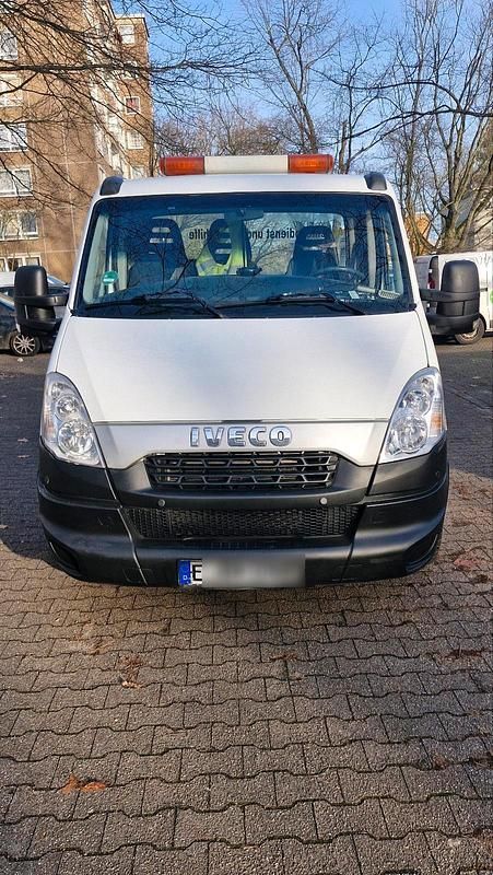 Weiß Gebraucht 2012 Iveco Daily Van / Kleinbus | 12.499 € - Bild 1/4