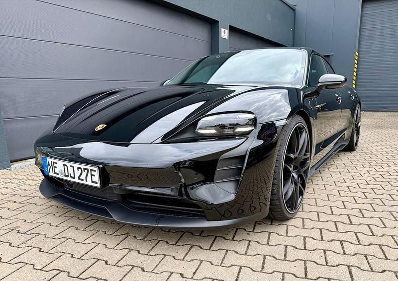 Gebraucht Porsche Taycan GTS 439 kW (598 PS) 2022 Schwarz Limousine
