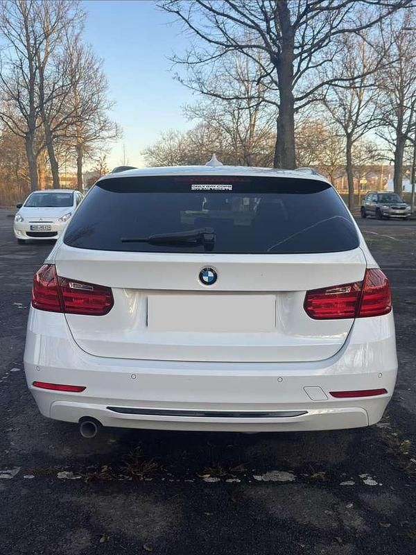 Gebraucht BMW 320 Sport Line 184 PS (135 kW) 2014 Weiß Kombi