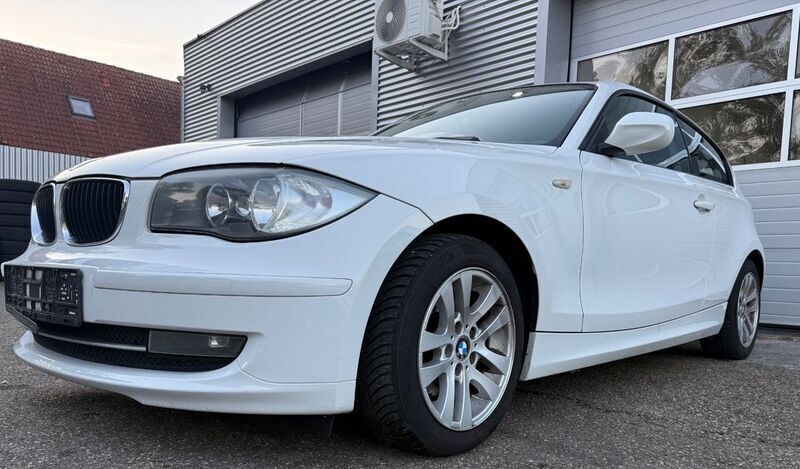 Gebraucht BMW 118 Advantage 143 PS (105 kW) 2010 Weiß Kleinwagen