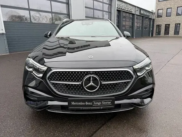Gebraucht Mercedes E300 AMG 313 PS (230 kW) 2025 Obsidianschwarz Kombi