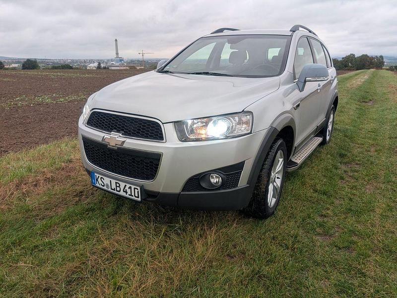 Silber Gebraucht 2012 Chevrolet Captiva LT SUV | 5.900 € (Fairer Preis) - Bild 1/4