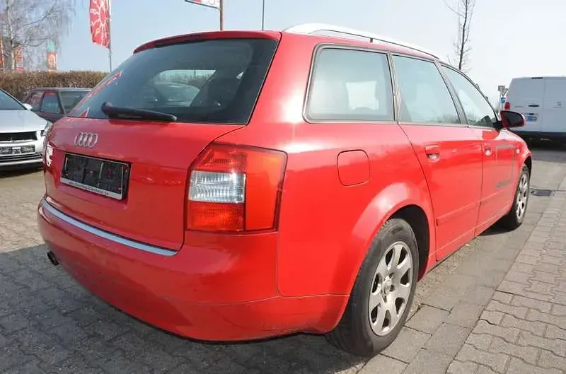 Używany Audi A4 131 KM (96 kW) 2004 Czerwony Kombi