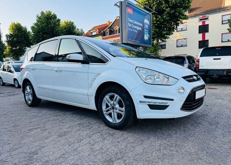 Weiß Gebraucht 2012 Ford S-MAX Titanium Van / Kleinbus | 4.900 € - Bild 1/4