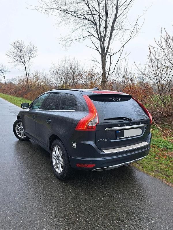 Gebraucht Volvo XC60 190 PS (139 kW) 2015 Andere farben SUV
