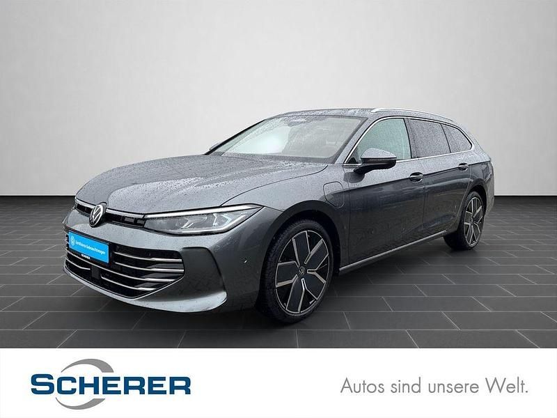 Diabasgrau metallic (metallic) Gebraucht 2025 VW Passat Kombi | 45.900 € (Superpreis) - Bild 1/4
