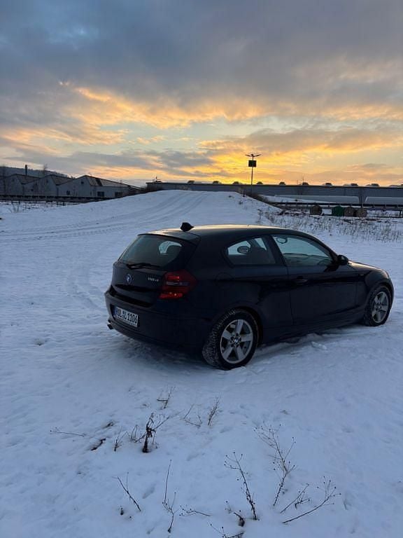 Gebraucht BMW 118 143 PS (105 kW) 2009 Schwarz Kleinwagen