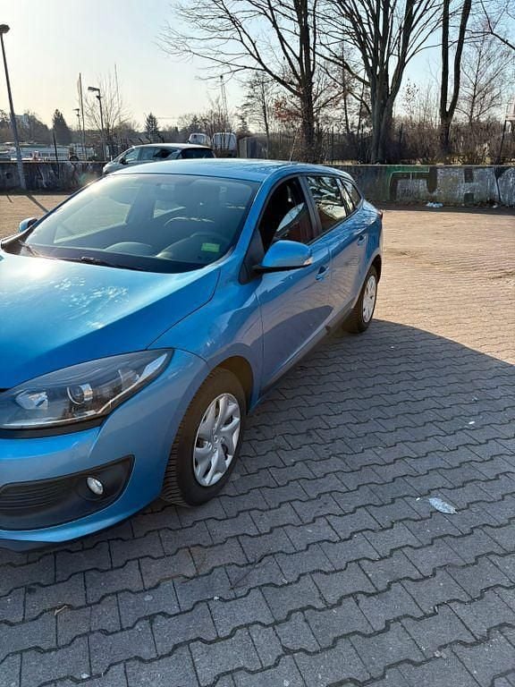 Gebraucht Renault Mégane LIMITED 110 PS (80 kW) 2015 Blau Limousine