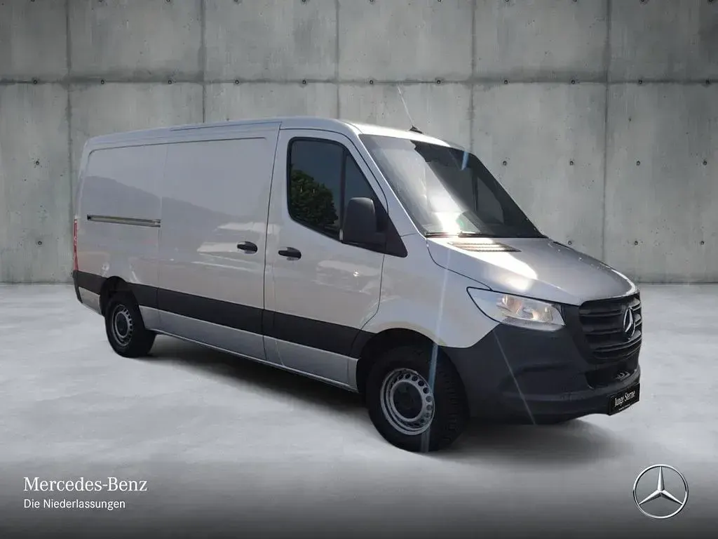 Używany Mercedes Sprinter 150 KM (110 kW) 2021 Srebrny Van