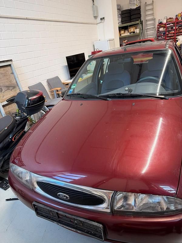 Rot Gebraucht 1997 Ford Fiesta Kleinwagen | 1.000 € - Bild 1/4
