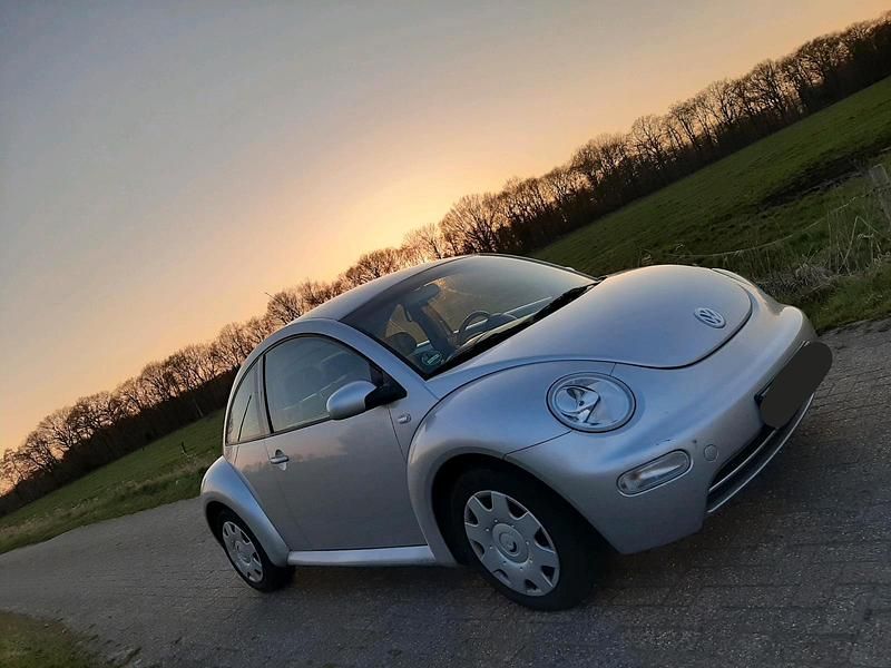 Silber Gebraucht 2001 VW Beetle Kleinwagen | 2.500 € (Etwas zu teuer) - Bild 1/4