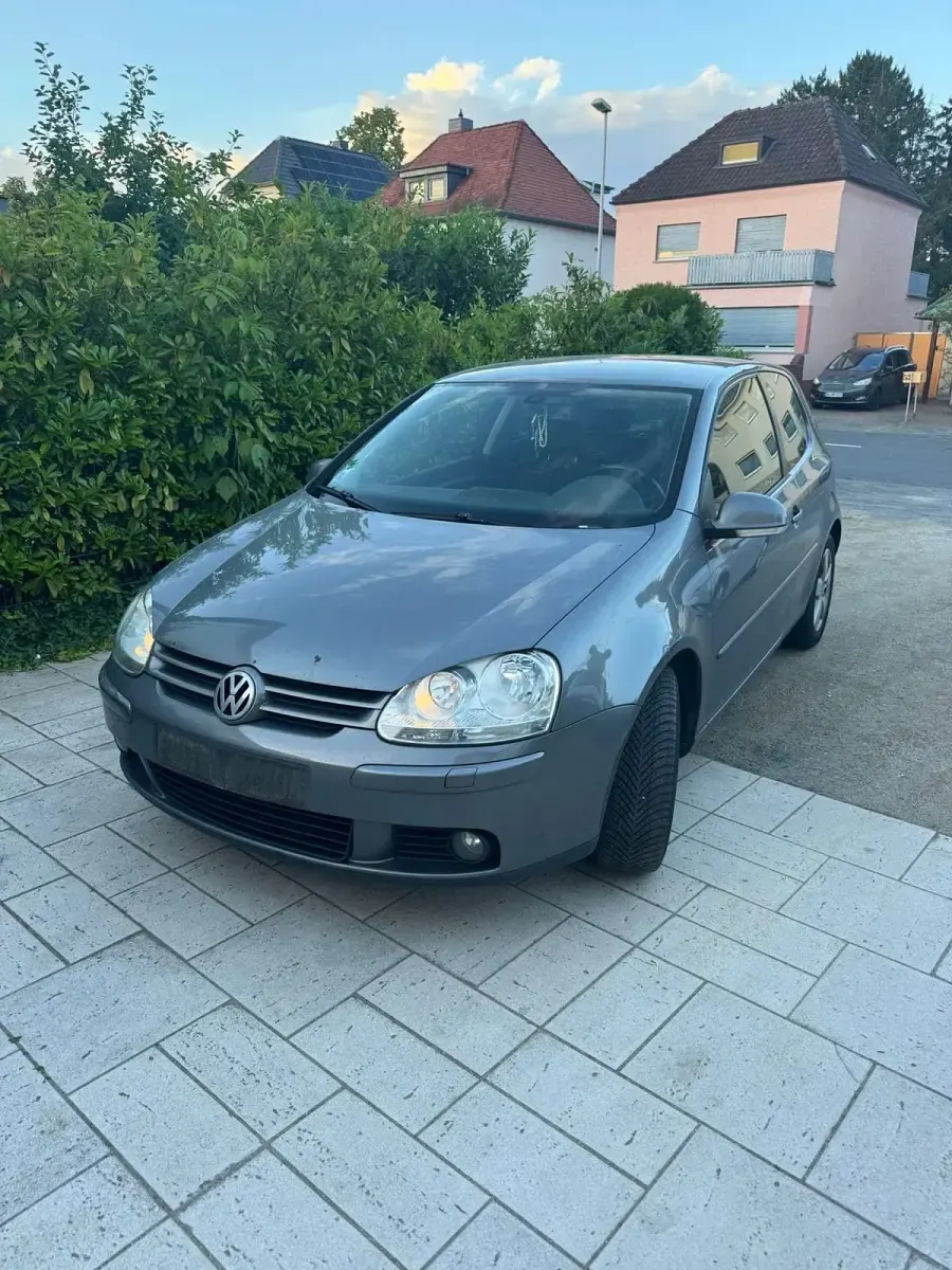 Gebraucht VW Golf VI 100 PS (73 kW) 2008 Silber Kleinwagen